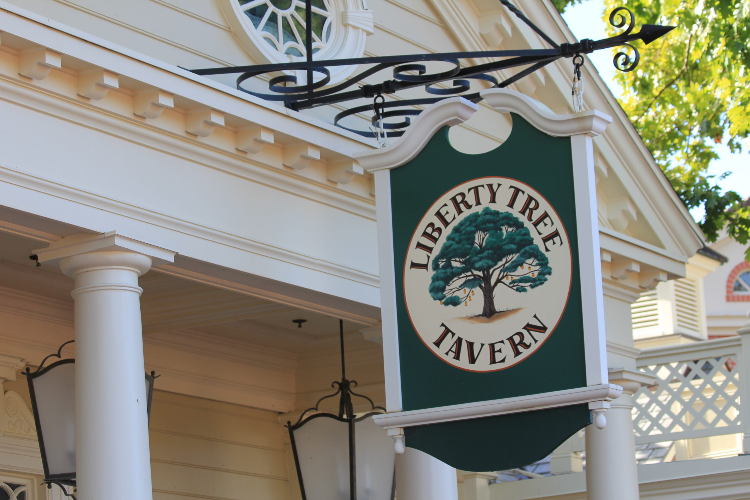Restaurant Review: Liberty Tree Tavern - Me and the Mouse Travel