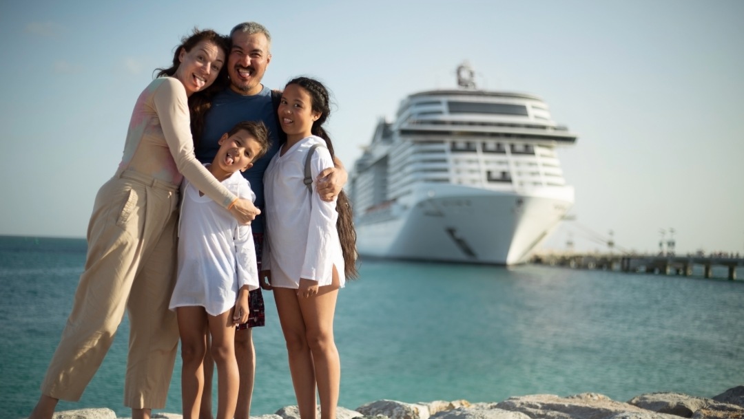Cruise ship itinerary and vacation planning