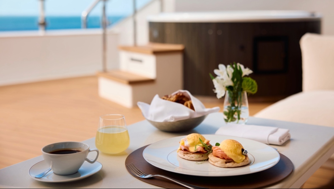 Dining aboard a Ritz-Carlton yacht cruise